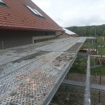 Tetőfelújításhoz szélesített, nagy teherbírású állványzat építése